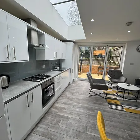 2 Double Bedroom Garden Flat In Acton,London Exterior photo