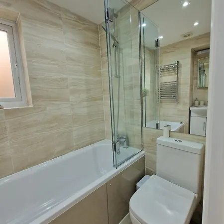 2 Double Bedroom Garden Flat In Acton,London Exterior photo
