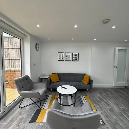 2 Double Bedroom Garden Flat In Acton,London Exterior photo