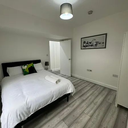 2 Double Bedroom Garden Flat In Acton,London Exterior photo