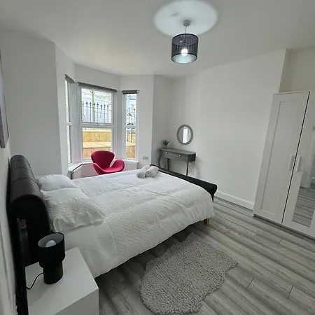 2 Double Bedroom Garden Flat In Acton,London Exterior photo
