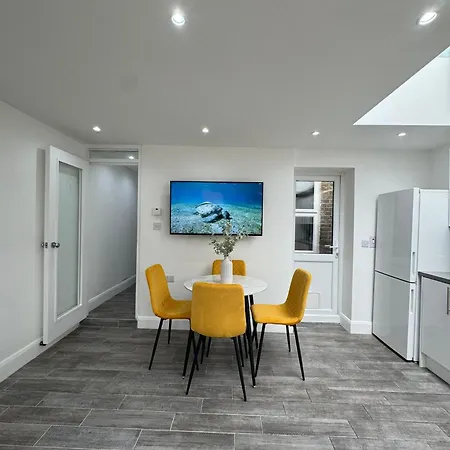 2 Double Bedroom Garden Flat In Acton,London Exterior photo
