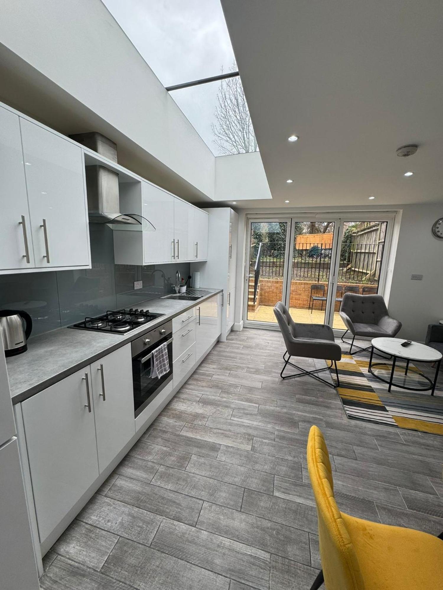 Апартаменты 2 Double Bedroom Garden Flat In Acton,london *