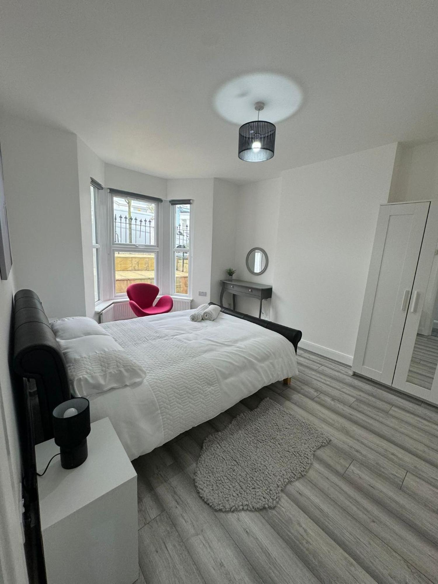 2 Double Bedroom Garden Flat In Acton,london Апартаменты