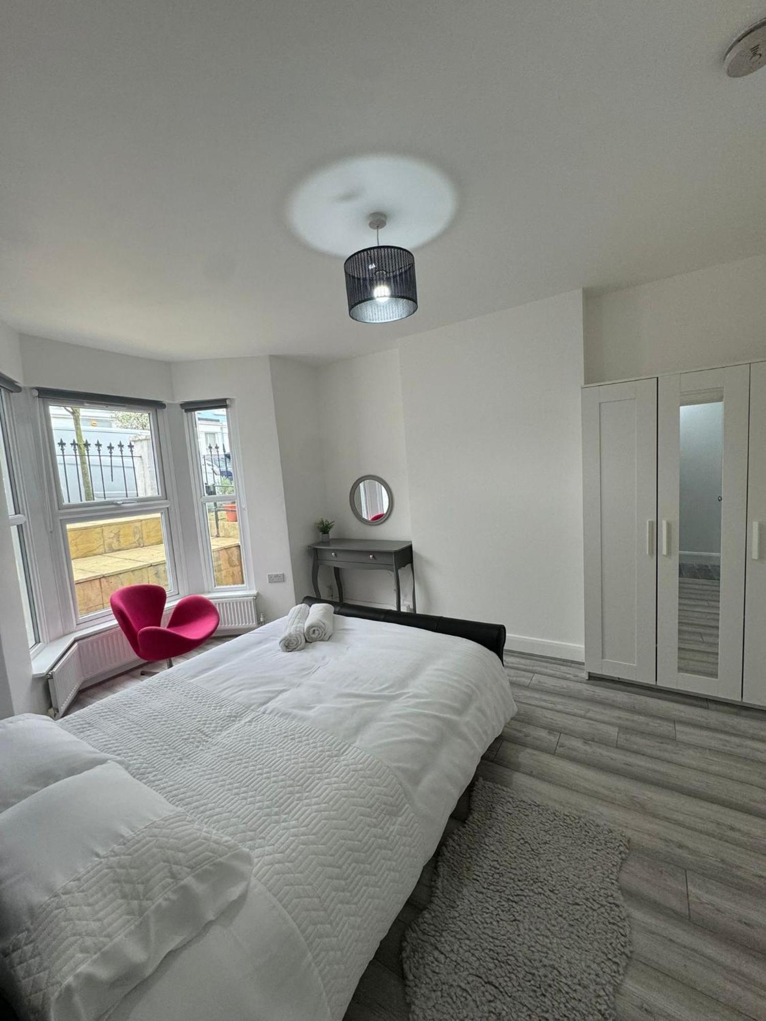 Апартаменты 2 Double Bedroom Garden Flat In Acton,london
